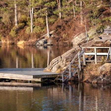 Romslig Og Fin Leilighet 17 Min Til Kristiansand Centrum Nodeland エクステリア 写真