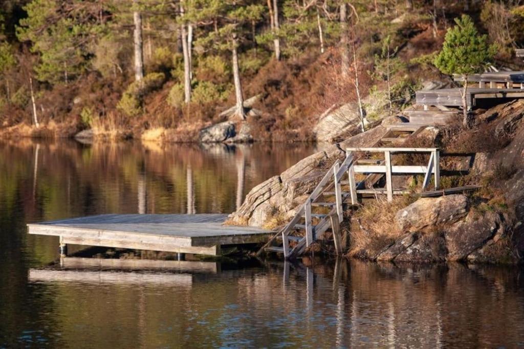 Romslig Og Fin Leilighet 17 Min Til Kristiansand Centrum Nodeland エクステリア 写真